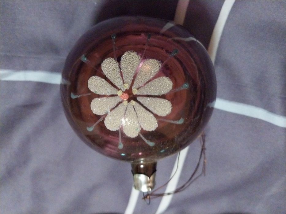 Іграшки- прикраси на ялинку скляні часів срср