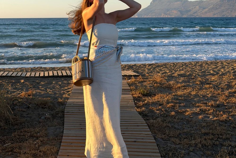 Сукня Massimo Dutti.