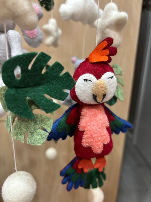 Мобіль дитячий ручної роботи