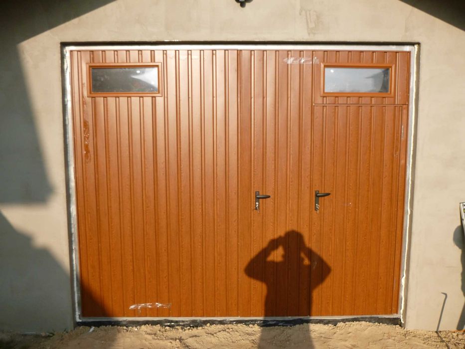 Brama garażowa Brama uchylna do garażu Bramy garażowe PRODUCENT