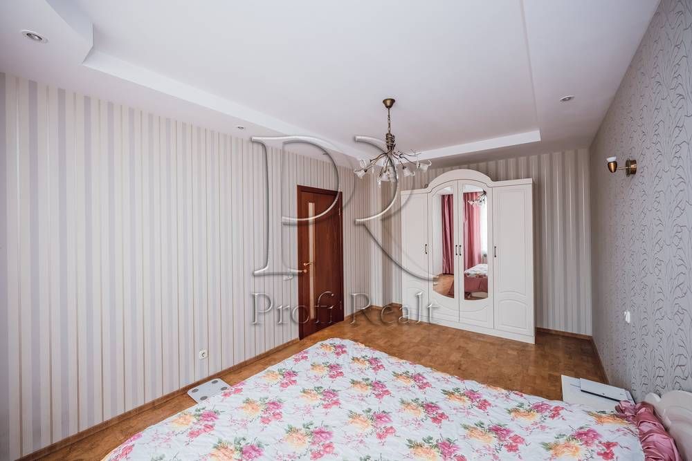 Продаж 3к квартири. м. Лівобережна. Микільсько-Слобідська 6