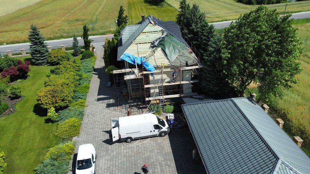 Naprawa dachu po kunie, wdmuchiwanie celulozy, docieplenia Pianka PUR