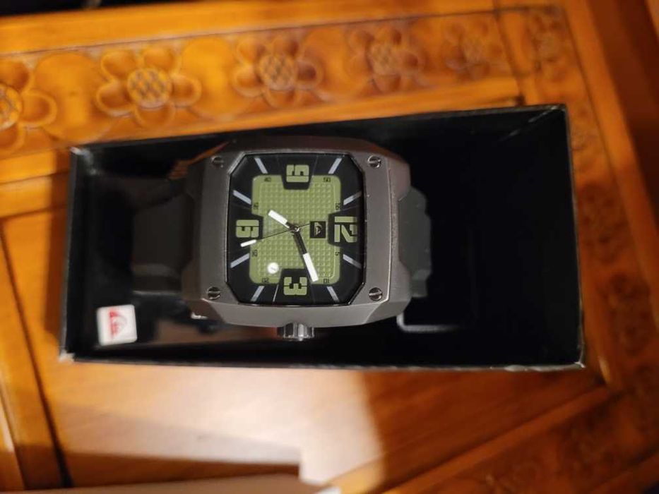 Zegarek QS-2 CAIUS Quiksilver Nowy Pasek i bateria.