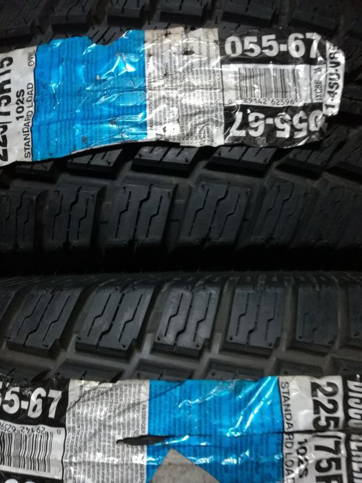 Pneus  225/75/15