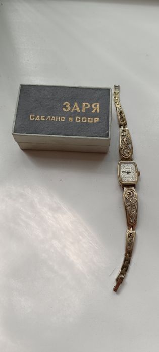 винтажные женские часы «Чайка»