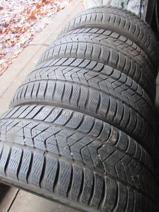 215/50/18 комплект зимових шин Pirelli Sottozero 3