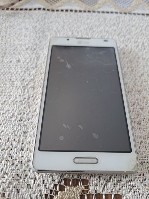 Telefon komórkowy sony imperia ST 21