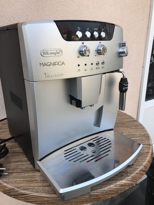 Кофеварка Delonghi magnifika