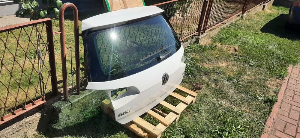 Klapa zamek owiewki zamek golf 7