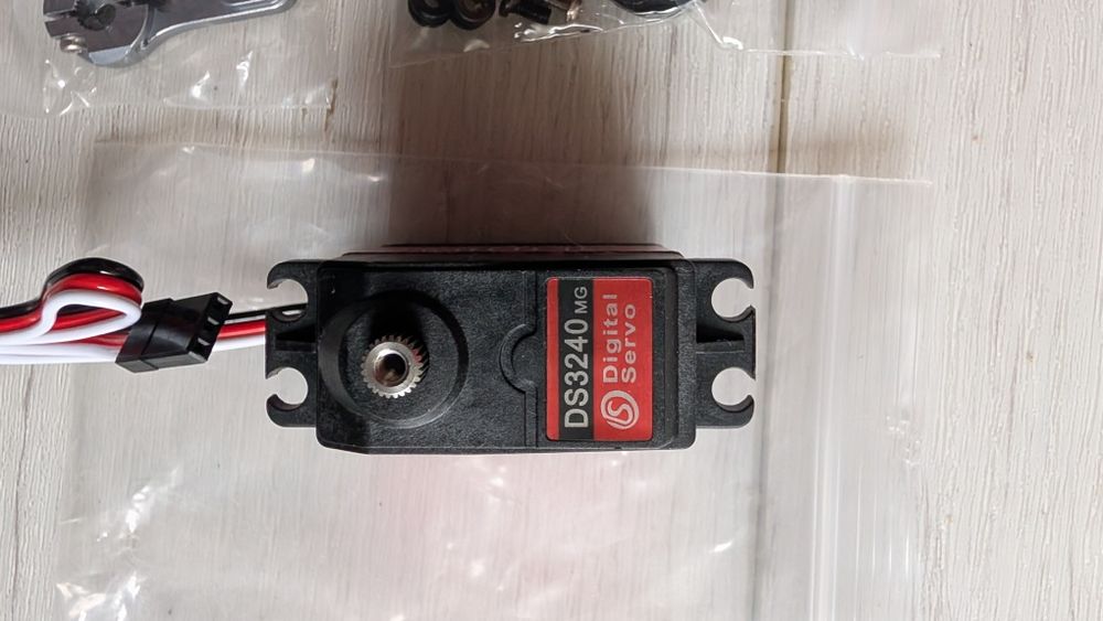 Serwo cyfrowe DSSERVO DS3240MG 40kg 6.8V Metal – Nowe!
