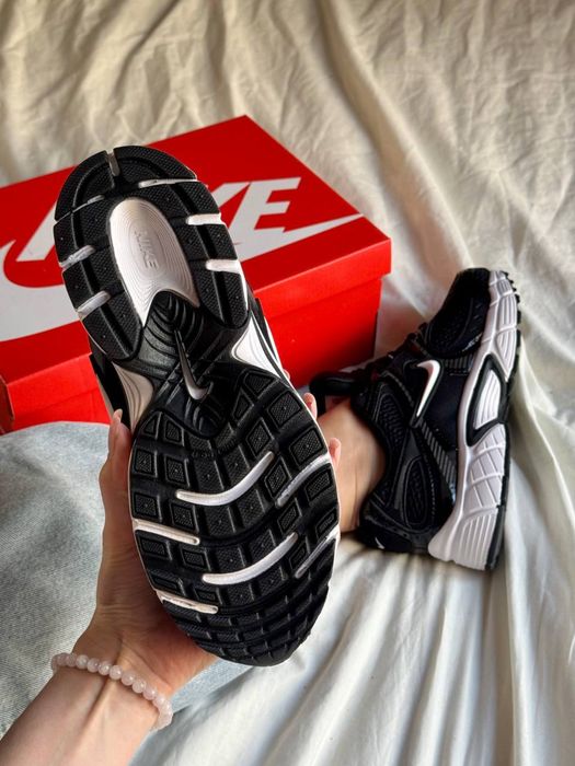 Nike V5 RNR Black&White  ar00543