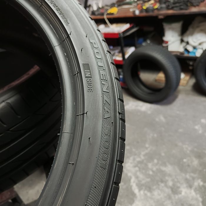 235/40/19 XL Sprzedam parę opon letnich Bridgestone