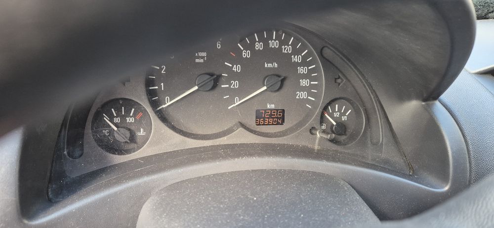 Opel corsa 1300 comercial.