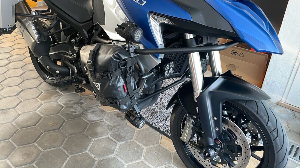 Moto Qj motor srt 800