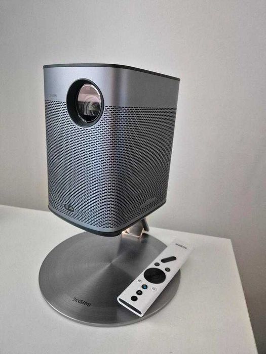 Projetor portátil Xgimi Halo+ 1080p com suporte