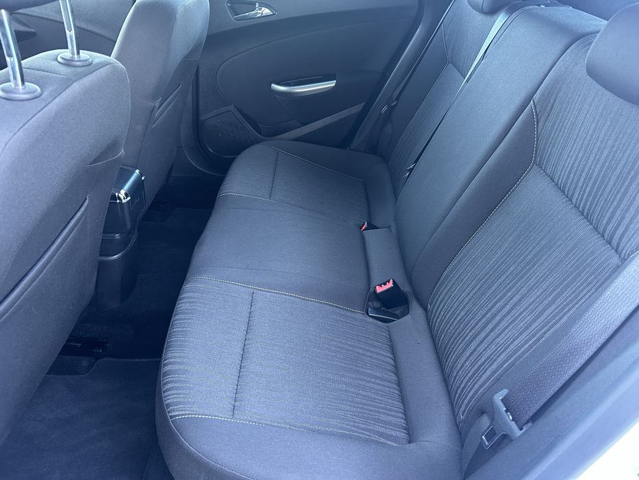 Opel Astra J 2011r. 1.6 benzyna 115KM