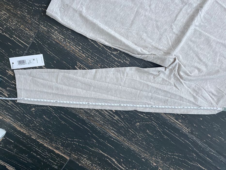 Calvin Klein Performance. Лонгслив молочного цвета  коттон р М