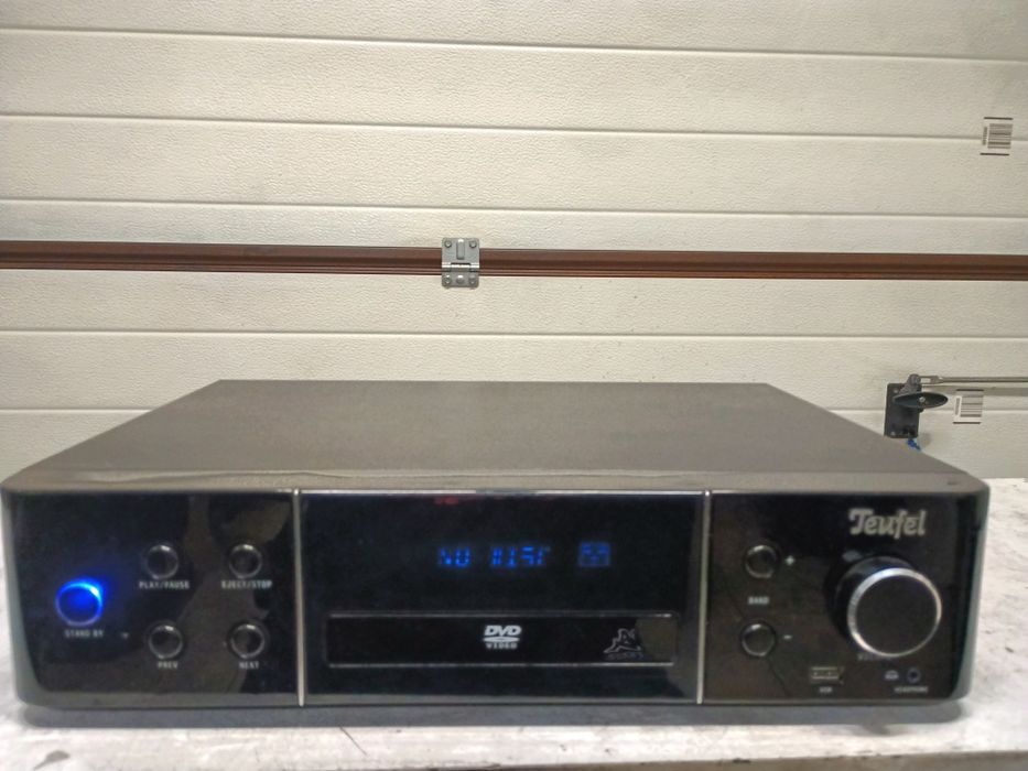 Amplituner 2.1 z DVD Teufel IP 500DR