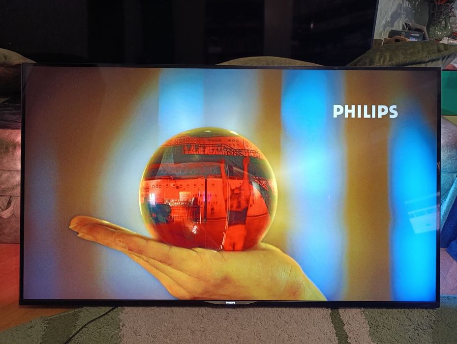 55" Philips ТВ (140 см), 4К UHD, Ambilight, Smart