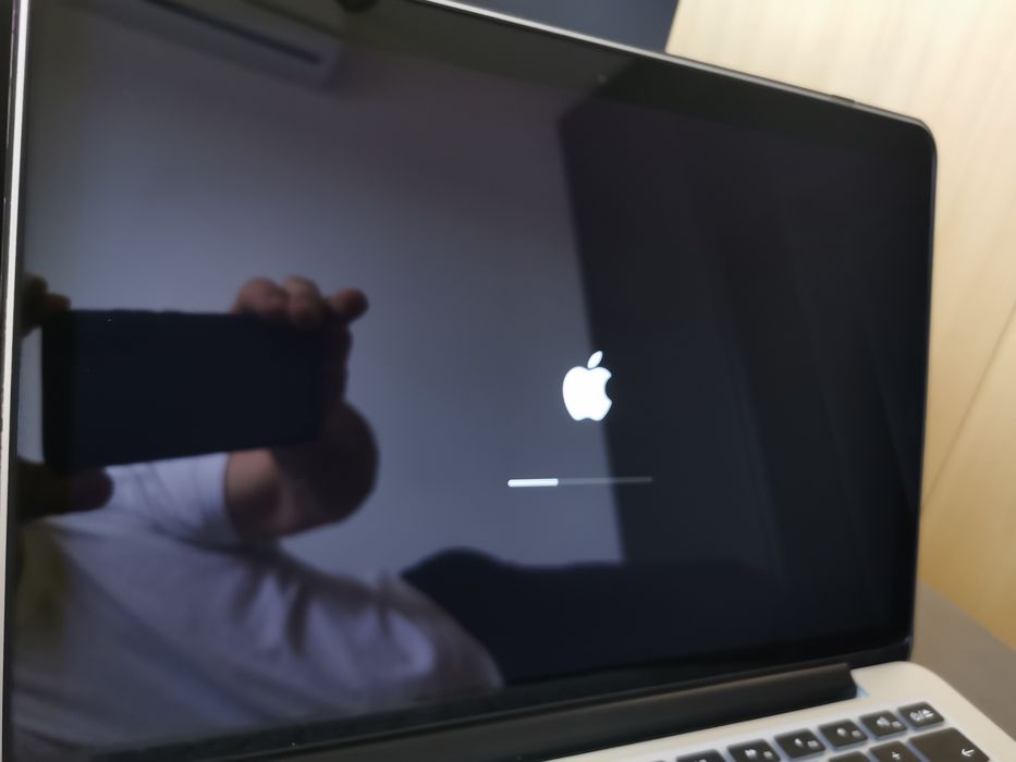 Macbook pro 13 cali model 2015 8/1000GB