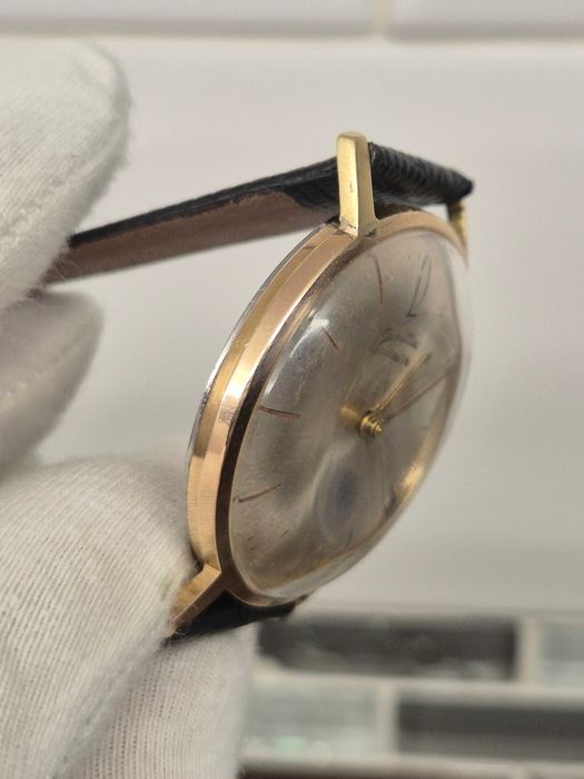 Męski zegarek *Glashutte*garniturowiec