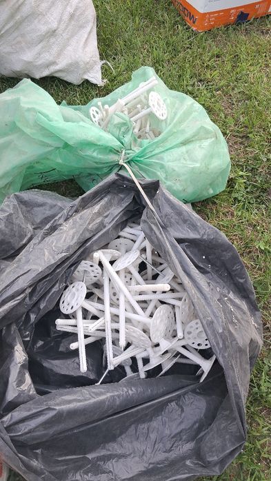 Sprzedam kolki okolo 1600szt taniooo..