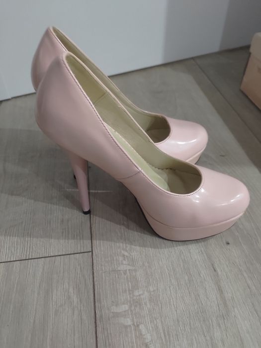 Buty na obcasie roz. 38
