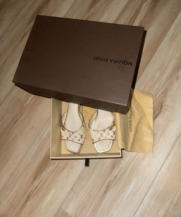 Мюлі на маленькому підборі Louis Vuitton