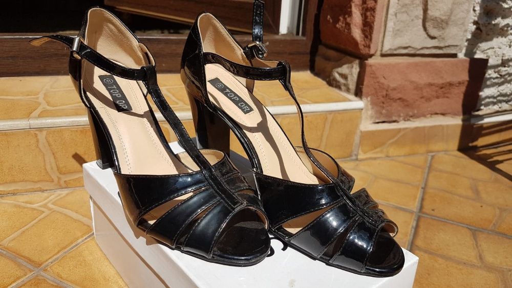 Sandały r 41 na obcasie czarne