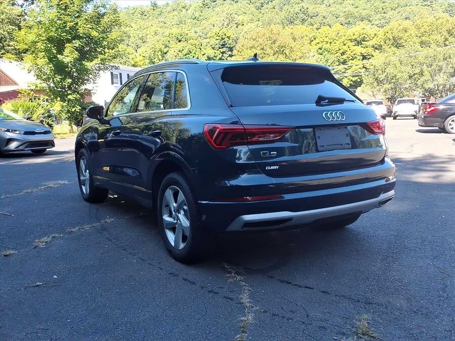 Audi Q3      2020