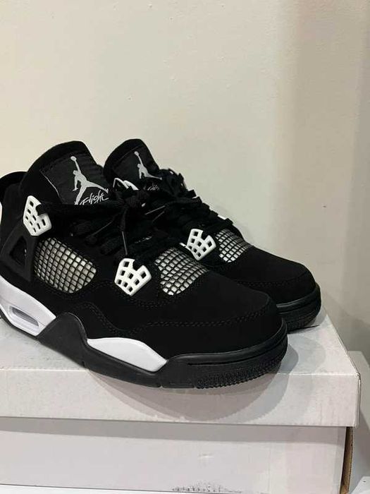 buty Espadryle Jordan_4_Retro_White_Thunder Rozmiar.40