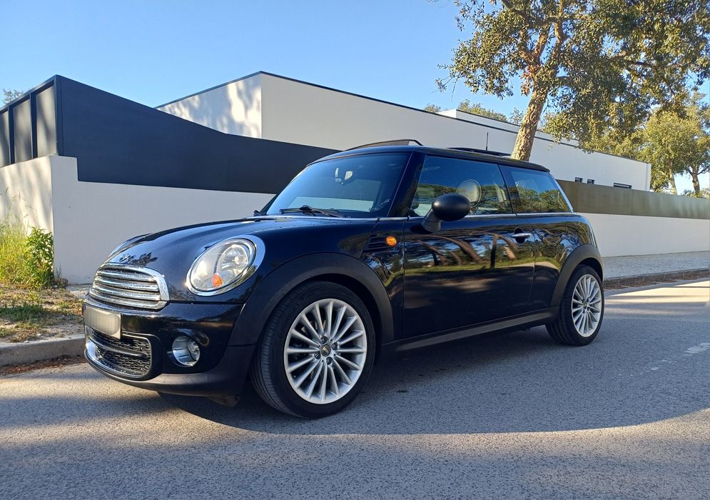 Mini diesel com teto panorâmico