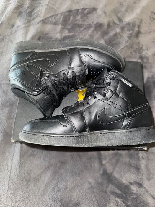Air Jordan 1 Mid Preto