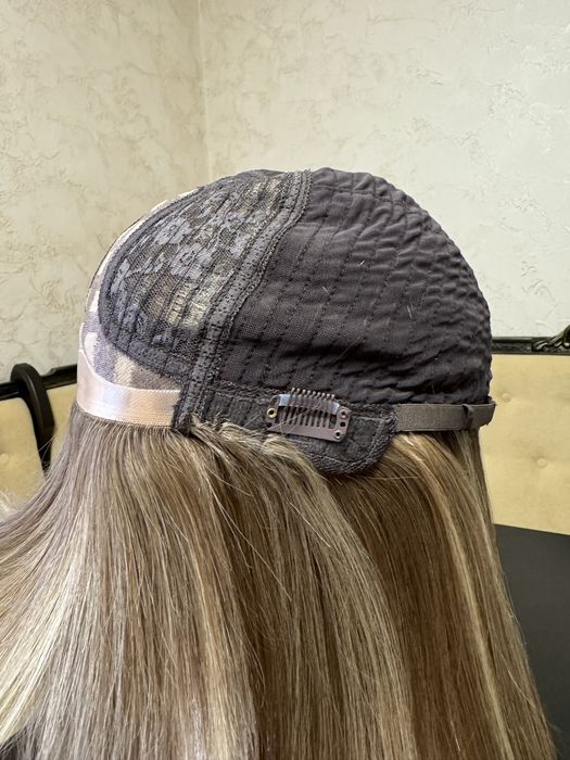 Парик с натуральных волос русый мелировка удлинённое каре с чёлкой