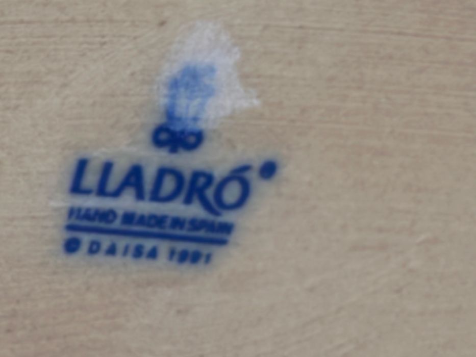 Sprzedam figurkę pilkarze firmy LLADRO Daina z1991 r