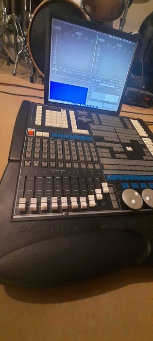 Avolites Azure 2004 Shadow - Mesa Luzes Profissional DMX