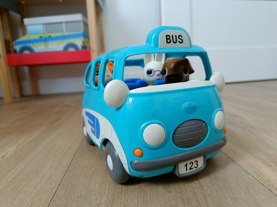 Autobus z ludzikami (Spire)