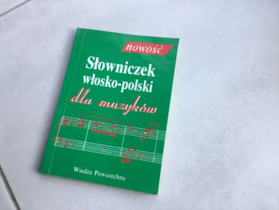 książki, niektóre jak nowe
