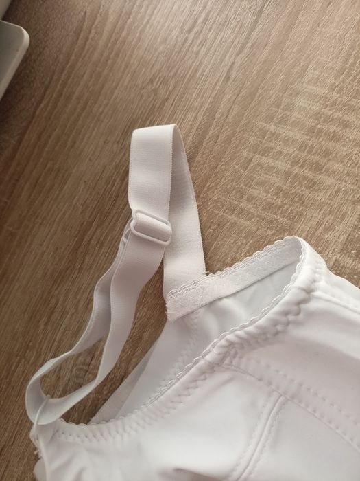 Biustonosz biały 85E