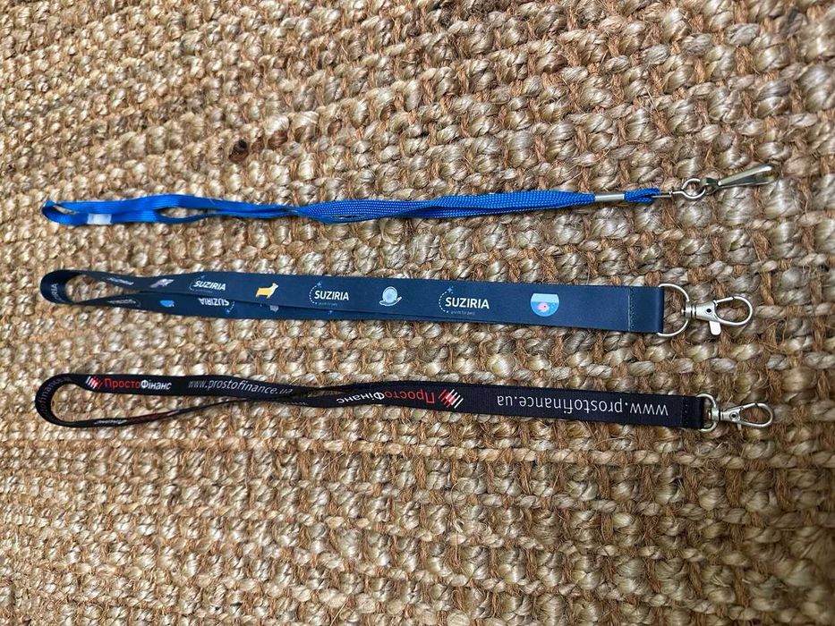 Шнурок для бейджа, офісний бейдж