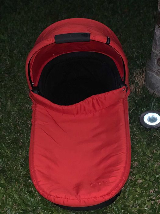 Vendo carrinho de bebe alta gama cybex.