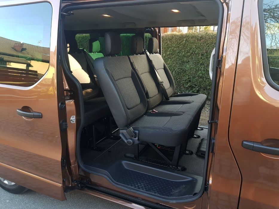 Wynajem Busa Wypożyczalnia Busów 9 osób Vivaro 2019 NAVI TYCHY