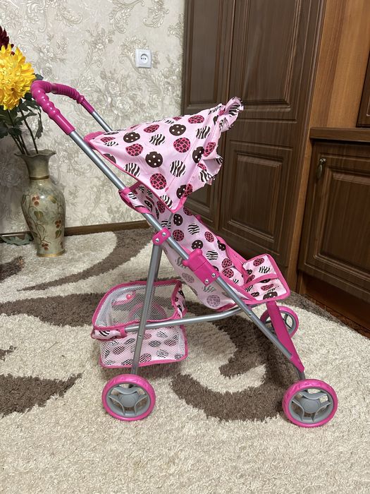 Лялька з кроваткою