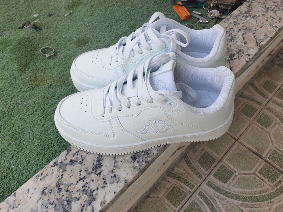 Tenis só usados uma vez estavam- me apertados n* 35