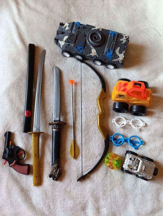 Игрушки. Цена за всё