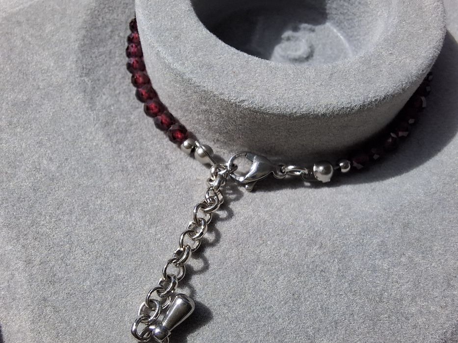 Чокер, намисто з натурального гранату