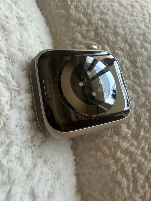 Apple Watch 8 45mm Srebrny- stan idealny