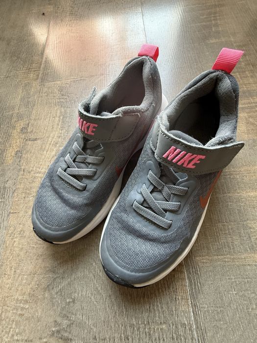 Кросівки Nike для дівчинки оригінал