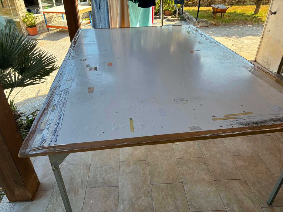 Mesa de apoio a indústria têxtil