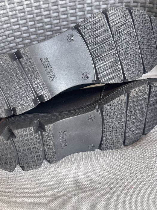 Кожаные туфли лоферы 39